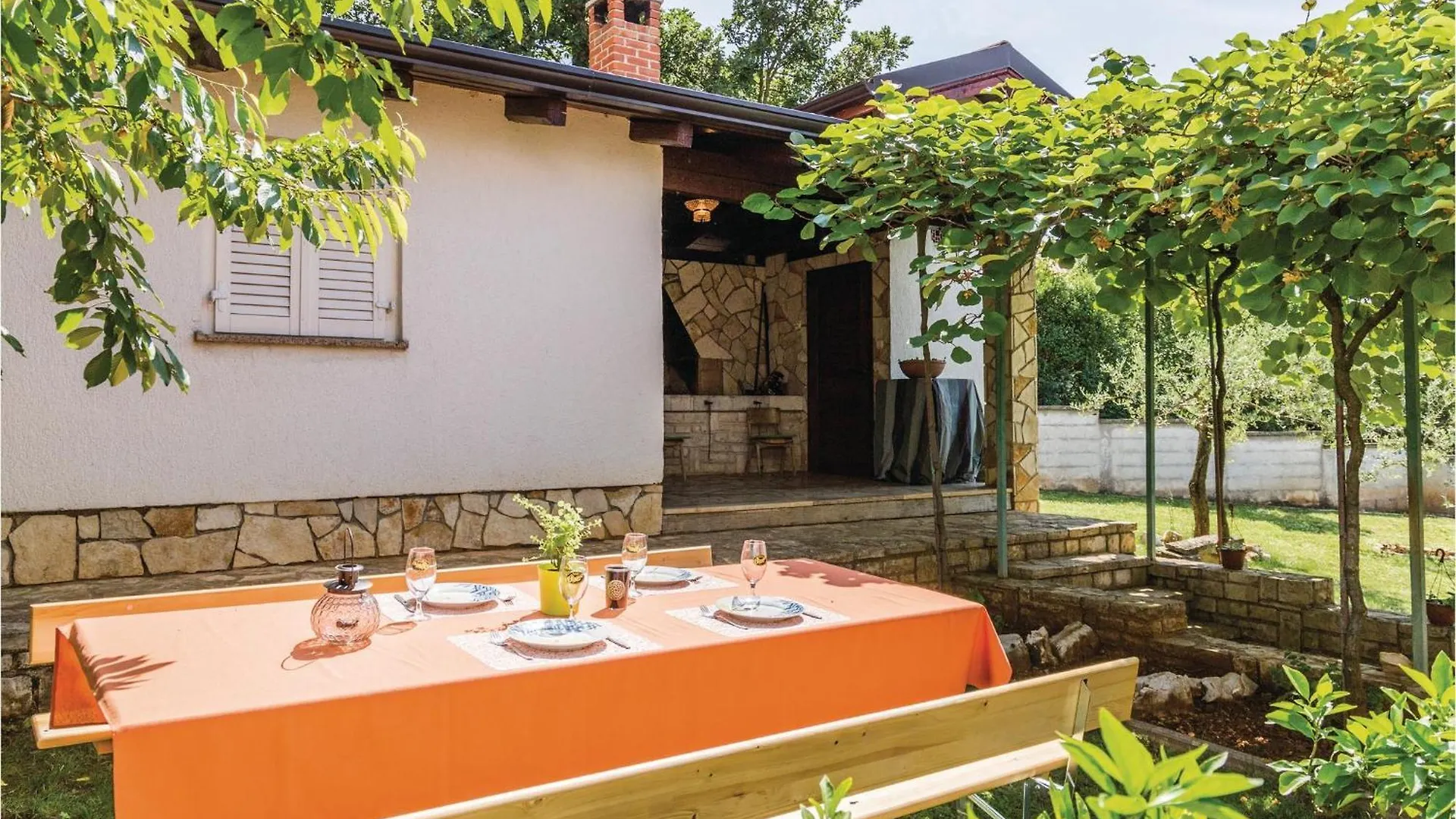 Stunning Apartment In Radmani With Wifi